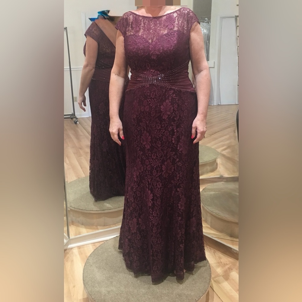 Elegant Lace Evening Gown in Burgundy
